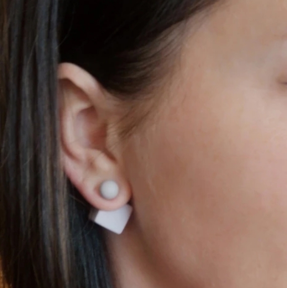 Double Sided Rubber Soft Square Earrings 2 in One - Picture 4 of 4